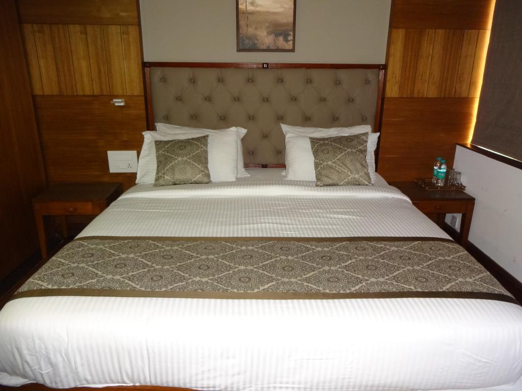 คีย์ มาลาบาร์ เกต Hotel โคชิโคด ภายนอก รูปภาพ