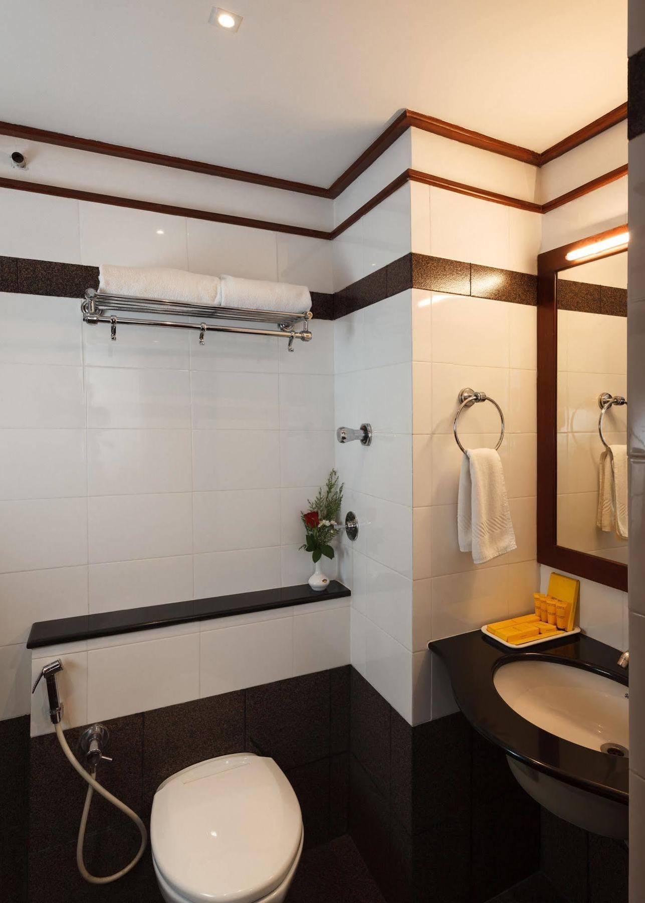 คีย์ มาลาบาร์ เกต Hotel โคชิโคด ภายนอก รูปภาพ