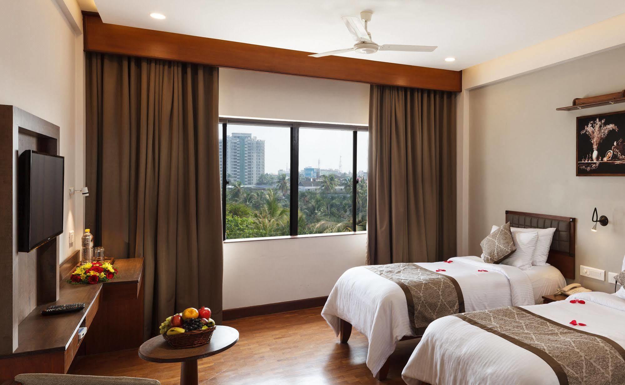คีย์ มาลาบาร์ เกต Hotel โคชิโคด ภายนอก รูปภาพ